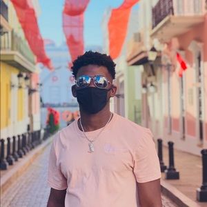 Meet your Posher, Laron